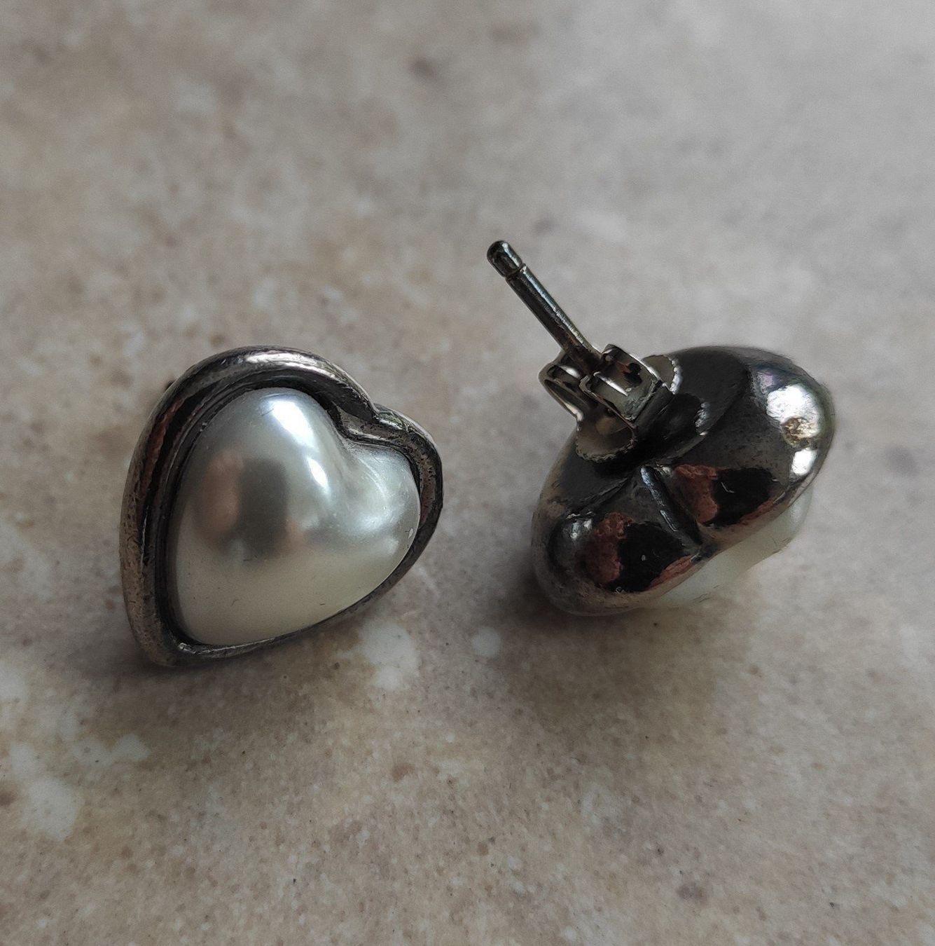 Orecchini pendenti & Orecchini a lobo: Versilberte Herz-Ohrstecker/Modeschmuck – Nuovo (secondo la descrizione) da Miège venduto da gitarro68