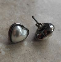 Versilberte Herz-Ohrstecker/Modeschmuck
