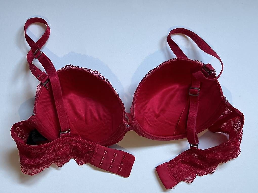 Altra biancheria intima: Roter Spitzen-BH 75B – Usato da Wädenswil venduto da esp_z8tb 1
