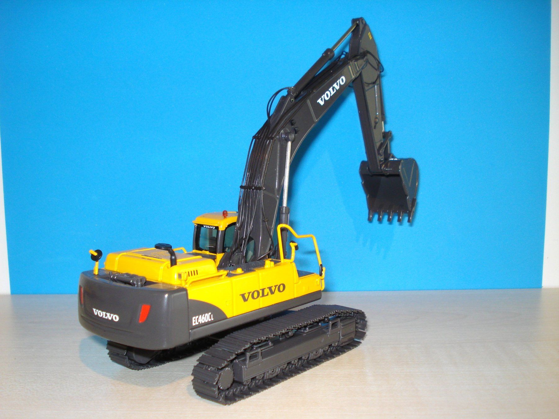 Kits de montage: VOLVO EC 460 CL Raupenbagger – D'occasion à Mitlödi par worker04 2