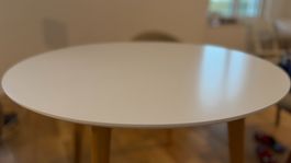 Runder Tisch mit Holzbeinen, Durchmesser 105cm