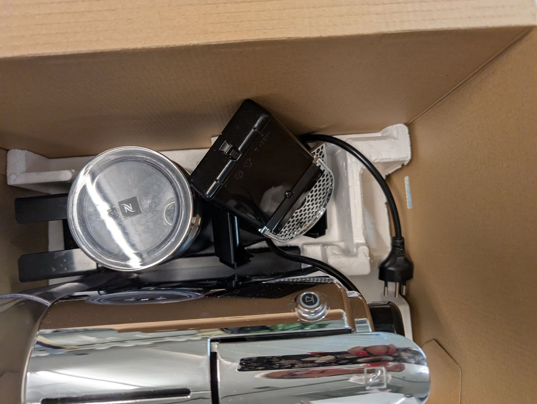 Nespresso Machines à café & Machines à expresso: Nespresso CITIZ CHROME mit Milchschäumer – Défectueux à Ettingen par Chrisdots 2