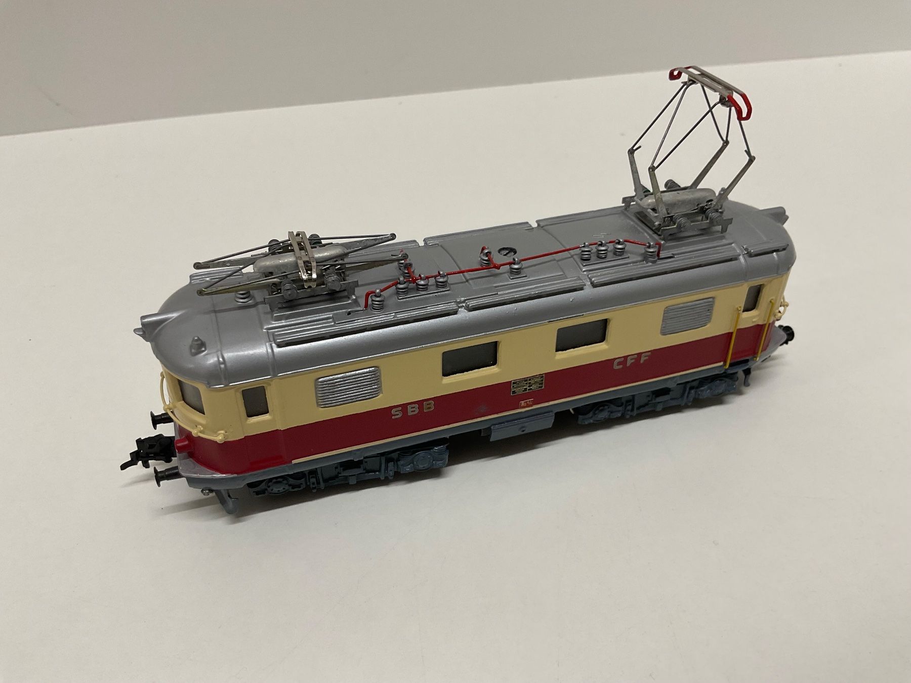 Modelleisenbahnen: Re 4/4 I TEE/SBB in DC Analog, könnte Swisstoys oder Swimo – Gebraucht aus Chur von Chur75 2