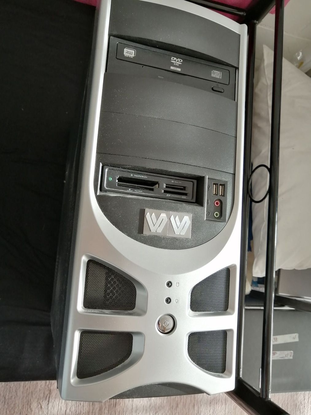 PC: pc  tower  win xp proffesionel neu – Nuovo (secondo la descrizione) da wila venduto da audi48