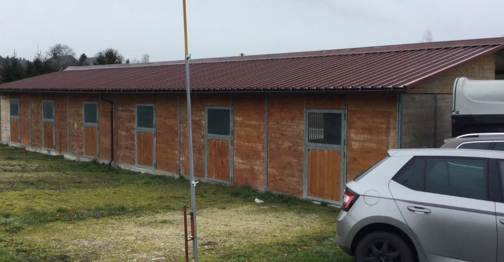 Rifugi: Black Friday Pferde Rosstall Stall – Usato da Deitingen venduto da RK68 1