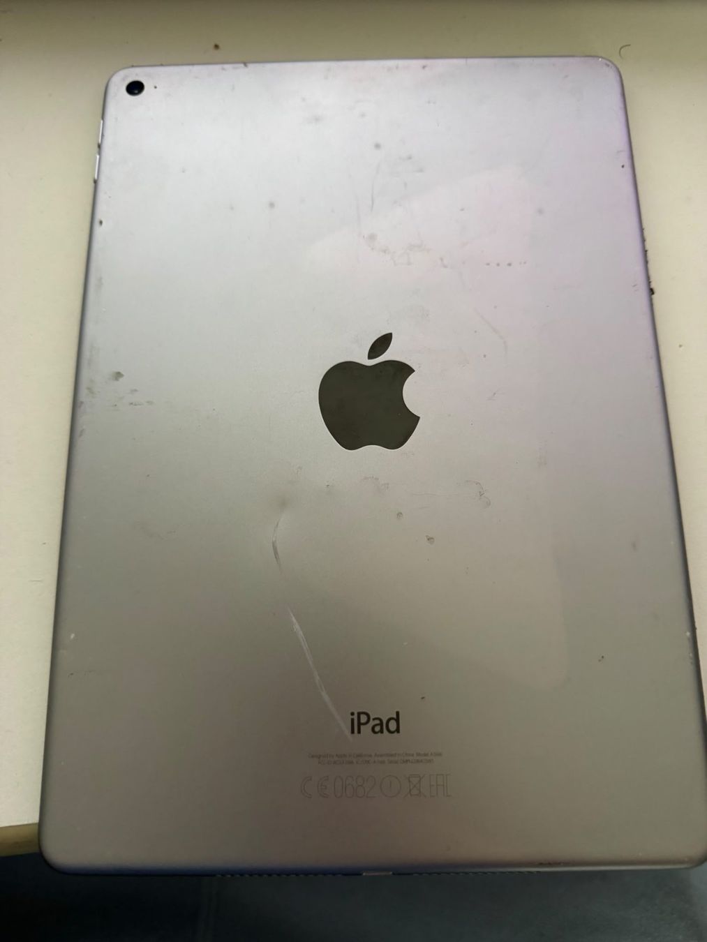 Apple Tablet PC: Ipad Air 2 - A1566 - icloude – Difettoso da Olten venduto da HoYa01 1