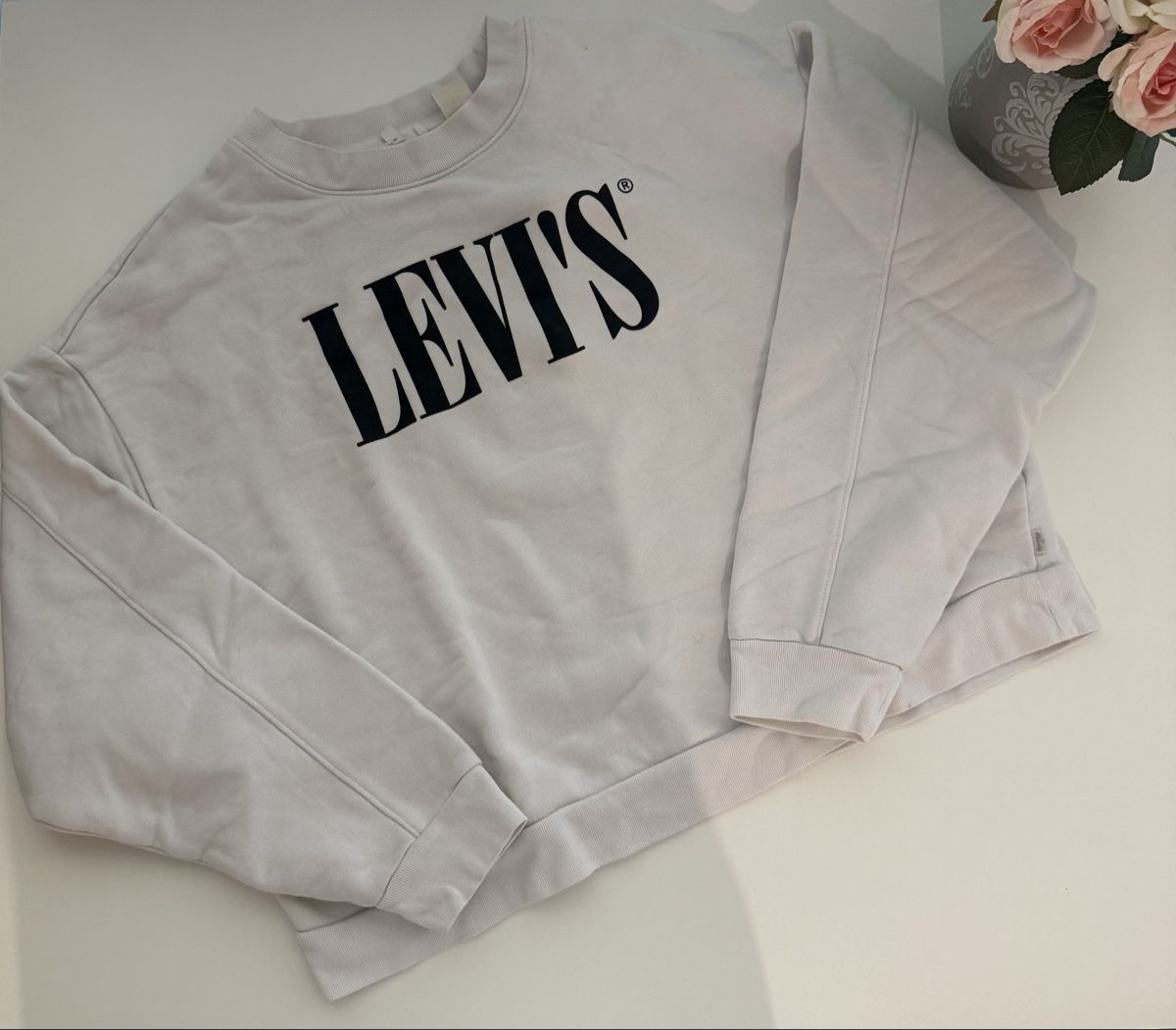 Levi's Pullover & Sweatshirts: Levi's Pullover weiss Grösse M  – Neu (gemäss Beschreibung) aus Regensdorf von Sirodtpycpvu