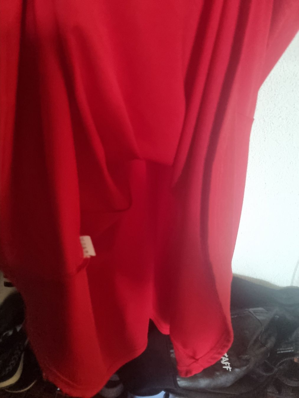 Kleider: wunderschönes Rotes Kleid in grösse M  – Neu (gemäss Beschreibung) aus Rickenbach LU von sammija 4