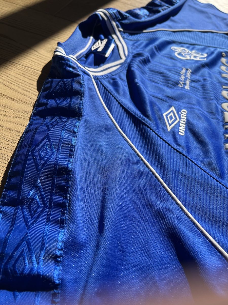 Umbro Canottiere & Pantaloni: Chrlsea jersey FA Cup Final 2000 Webley – Usato da Basel venduto da luc_8ghp 2