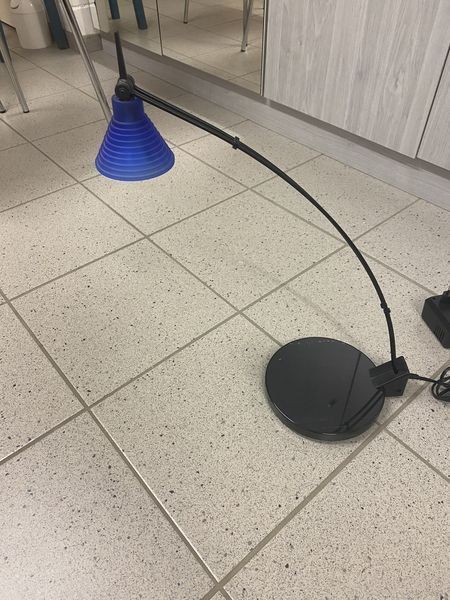 Lampade: HALOGEN TISCHLAMPE MIT BLAUER GLOSCHE UND MARMOR-SOCKEL – Nuovo (secondo la descrizione) da Mumpf venduto da PEPsPARADISE 1
