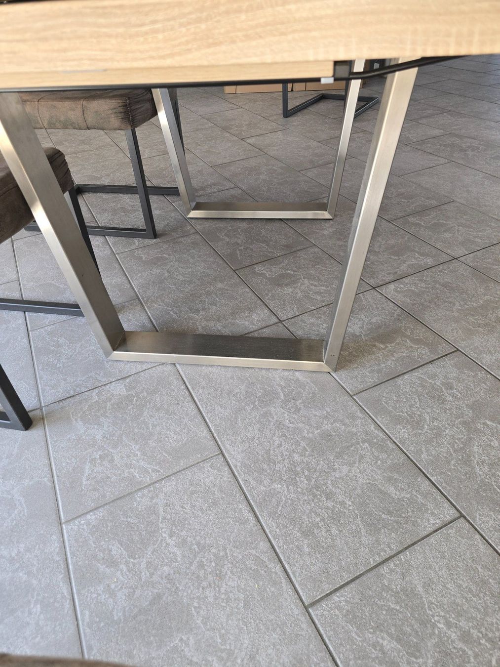 Tables: sehr schöner Esstisch – D'occasion à Strengelbach par Mosers 1