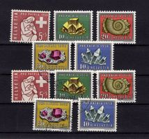 R1725  /  Pro patria 1958 série neuve XX / 1 série obl.