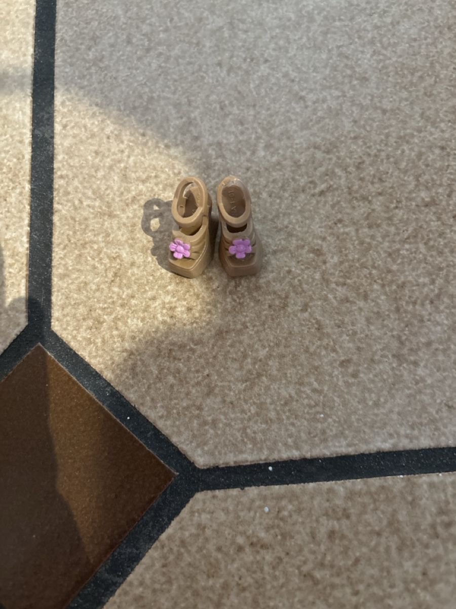 Giocattoli: Chaussures barbie  – Nuovo (secondo la descrizione) da Uvrier venduto da lou_dhk8