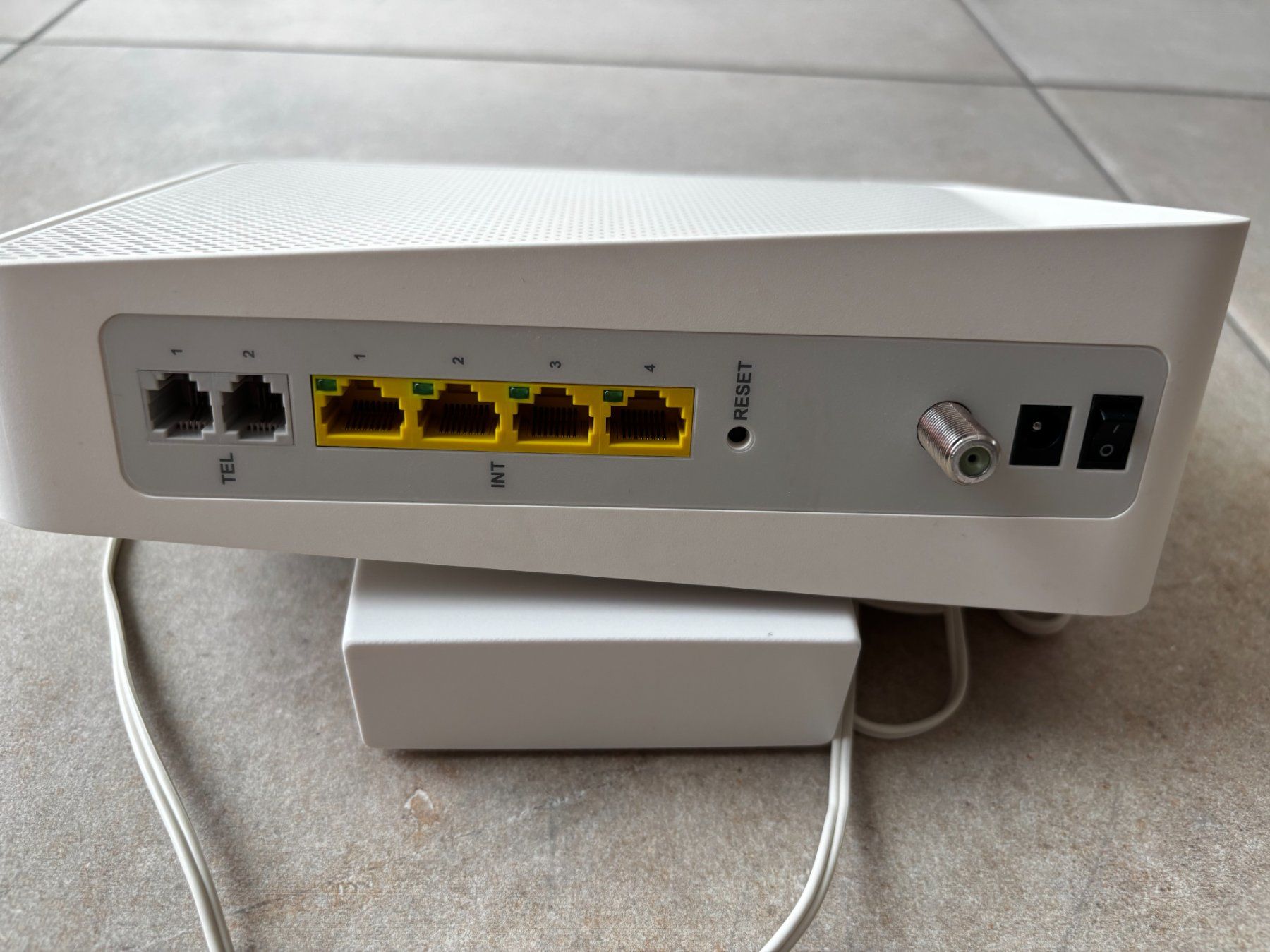Modems & Routeurs: UPC CONECT MODEM WLAN Router TV UPC SUNRISE – D'occasion à Hombrechtikon par Baraban 3