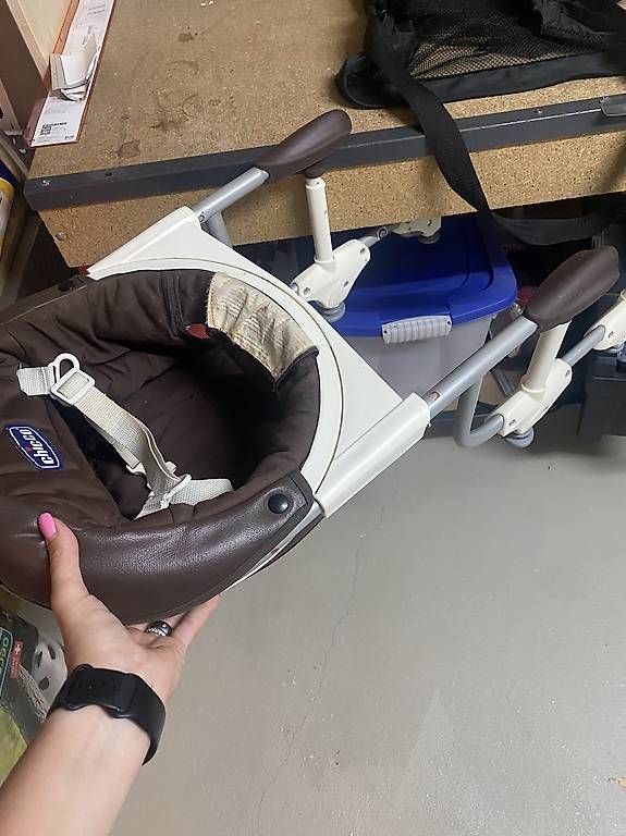 Chaises hautes: Tischkindersitz – D'occasion à Kriens par deb_8tfm