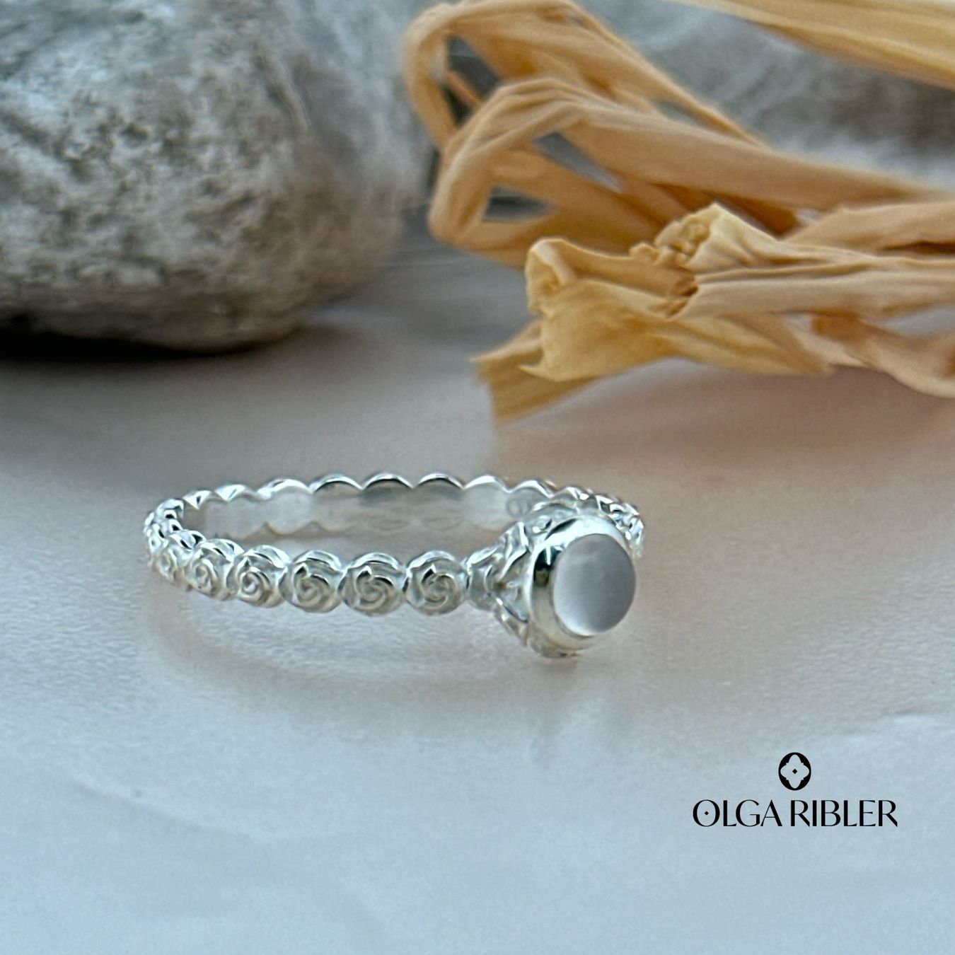 Olga Ribler Bagues: Feiner Mondstein Ring Grösse 58 – Neuf (Voir description) à Luzern par Schmuckoutlet 5