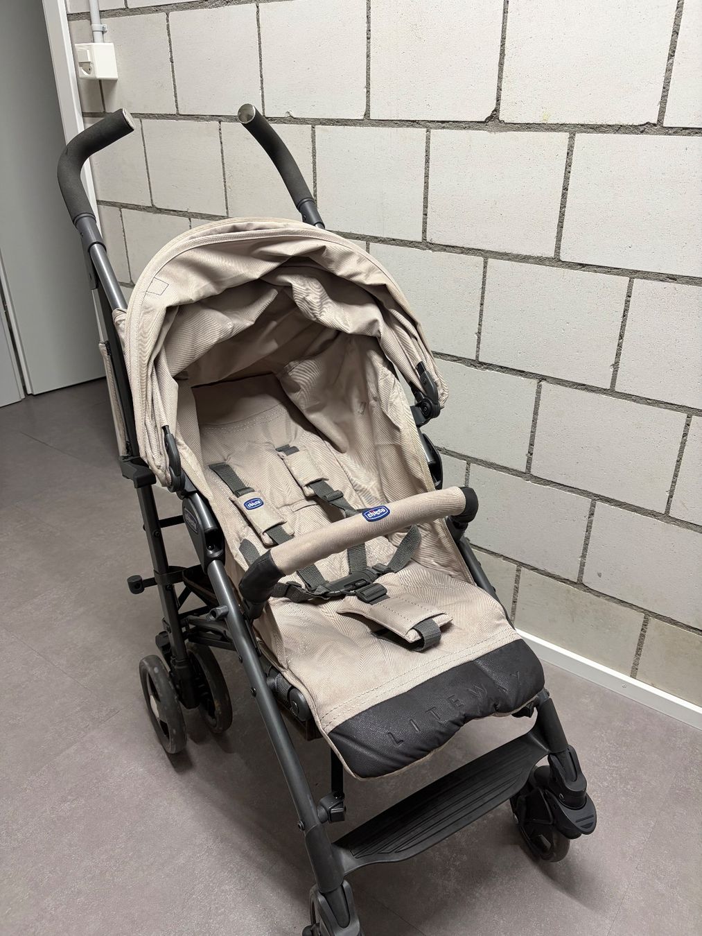 Chicco Kinderwagen: Kinderwagen Chicco LiteWay beige gebrauchter Zustand – Gebraucht aus Ipsach von Can3250 2
