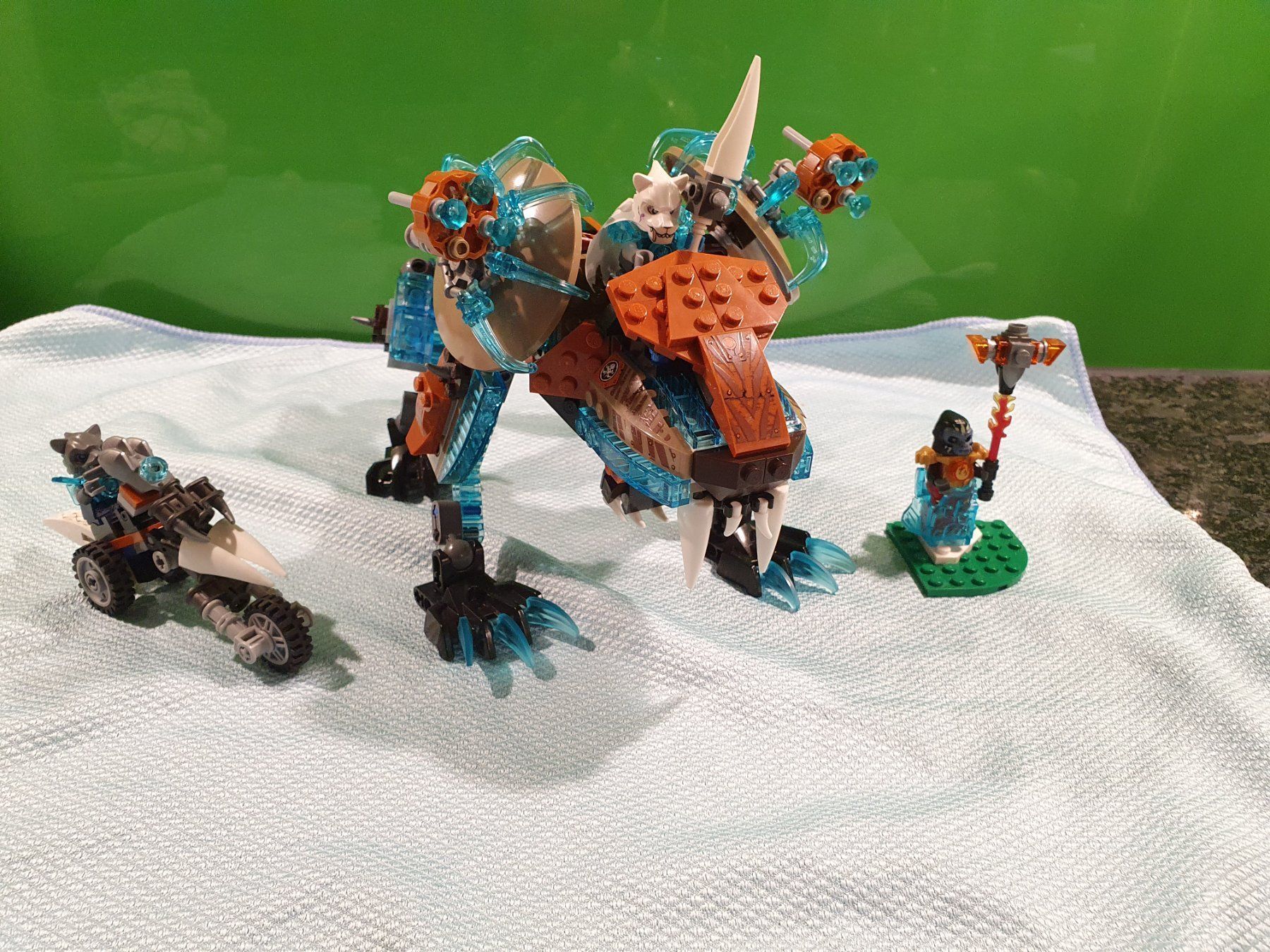 Lego Spielzeuge: Lego Chima 70143 - Säbelzahnroboter – Gebraucht aus Mettmenstetten von Espoirco1 2