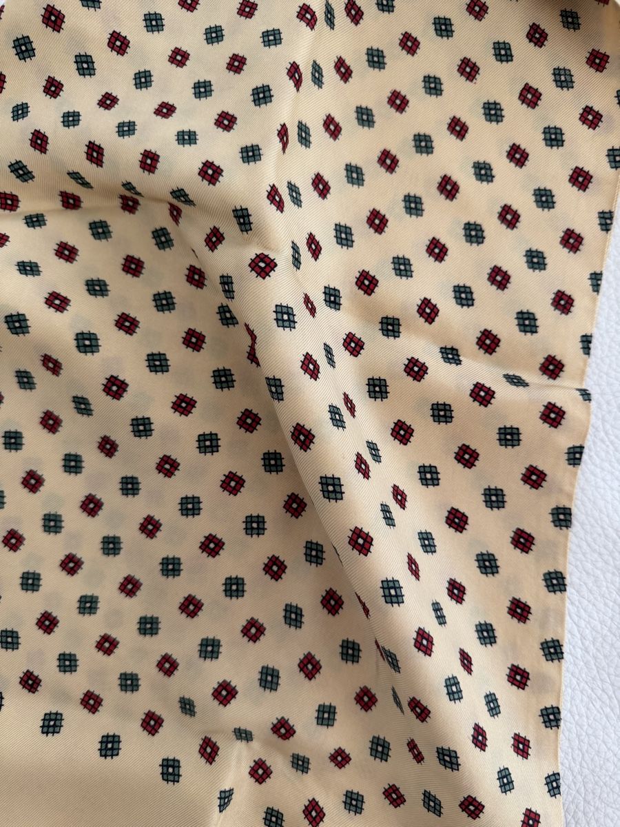 Foulards, Tücher & Schals: Seiden Schal 🌸 – Gebraucht aus Opfikon von Luis144 1