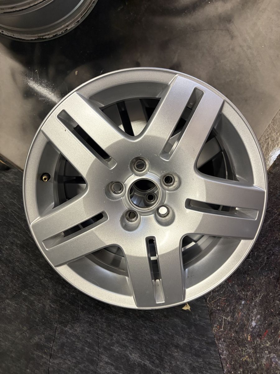 Volkswagen Felgen: Felgen VW 5x100 15” – Gebraucht aus Bironico von Sgrazza 1
