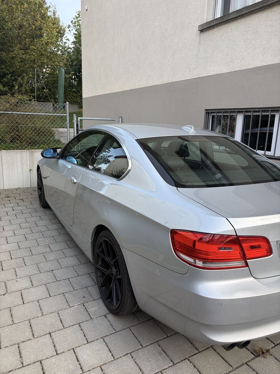 BMW Autos: BMW E92 330i  – D'occasion à Meilen par BMW330iE92