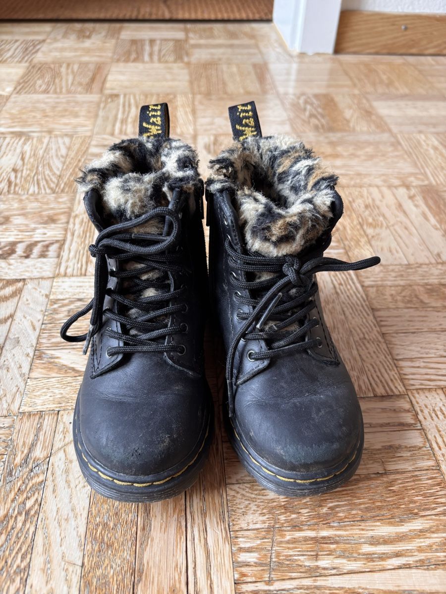 Dr. Martens Scarpe per ragazzi: Stiefel Dr. Martens 24 – Usato da Zürich venduto da jad_tw85