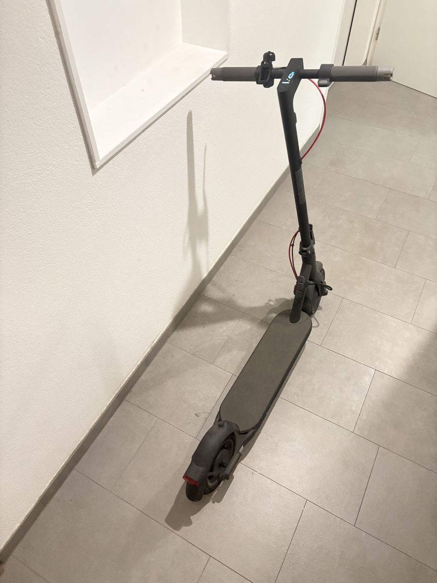 Scooter: Xiaomi E-Scooter lite 4 Swiss edition – Usato da Jegenstorf venduto da Eloim18 3