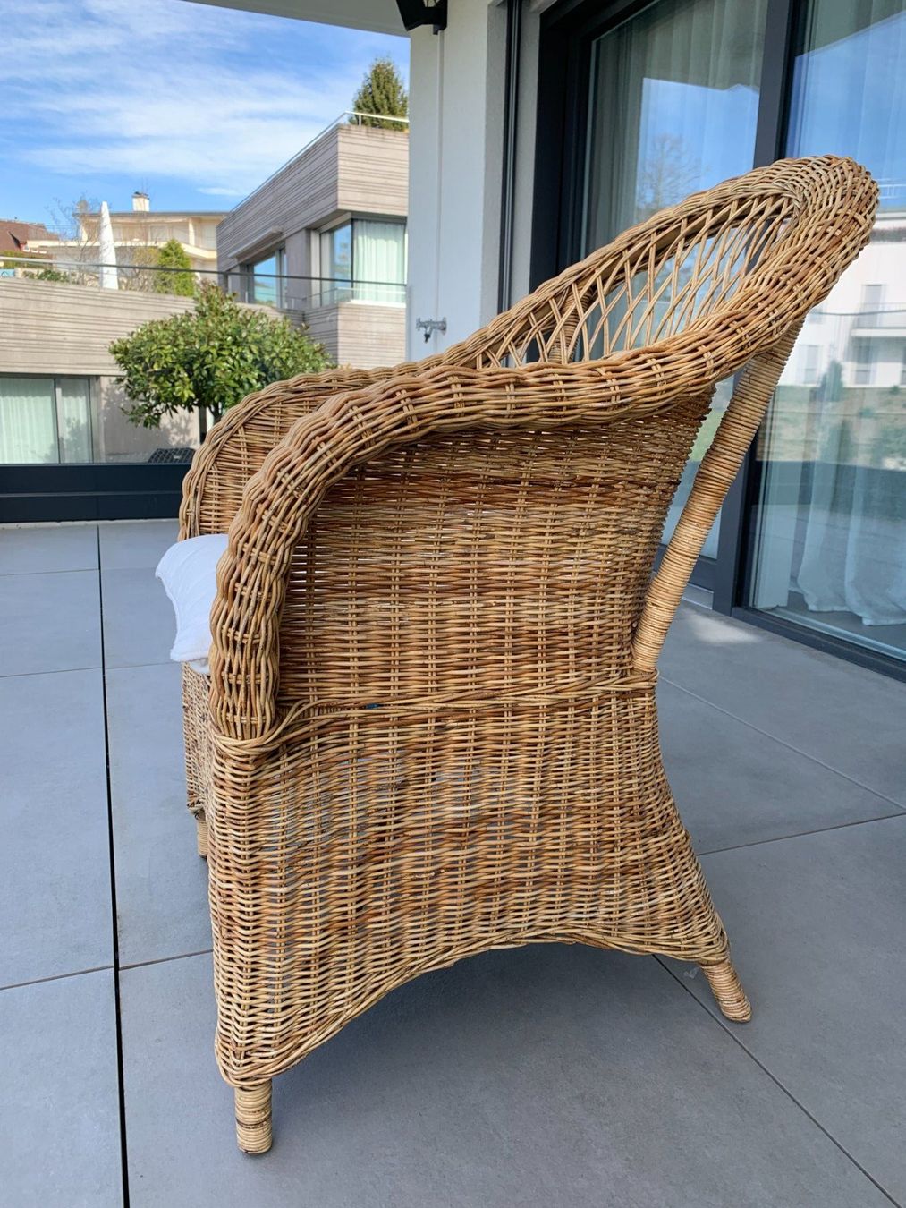 Tischset: Echt Rattan Sitzmöbel mit Tisch – Gebraucht aus Fribourg von  1