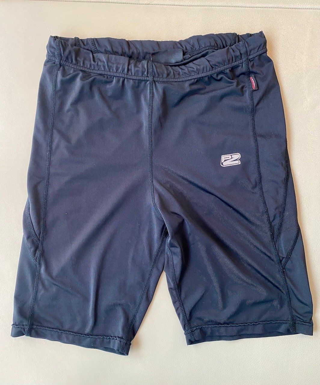 Pantaloni: Velohosen 2 x   -   Jogginghose 1 x – Usato da Ried-Brig venduto da Challi 6
