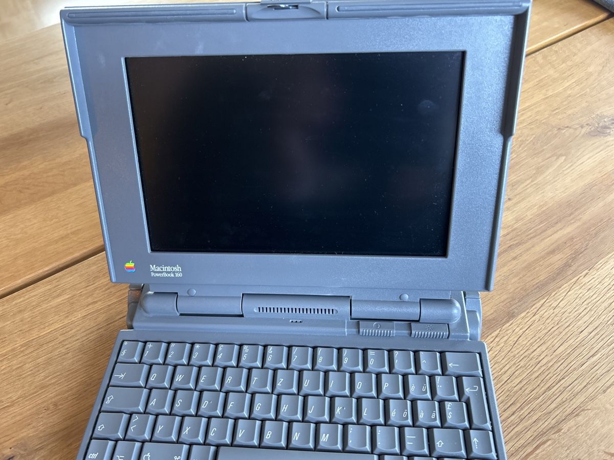 Apple Notebooks: Apple Macintosh PowerBook 160 – Defekt aus Elsau von  1