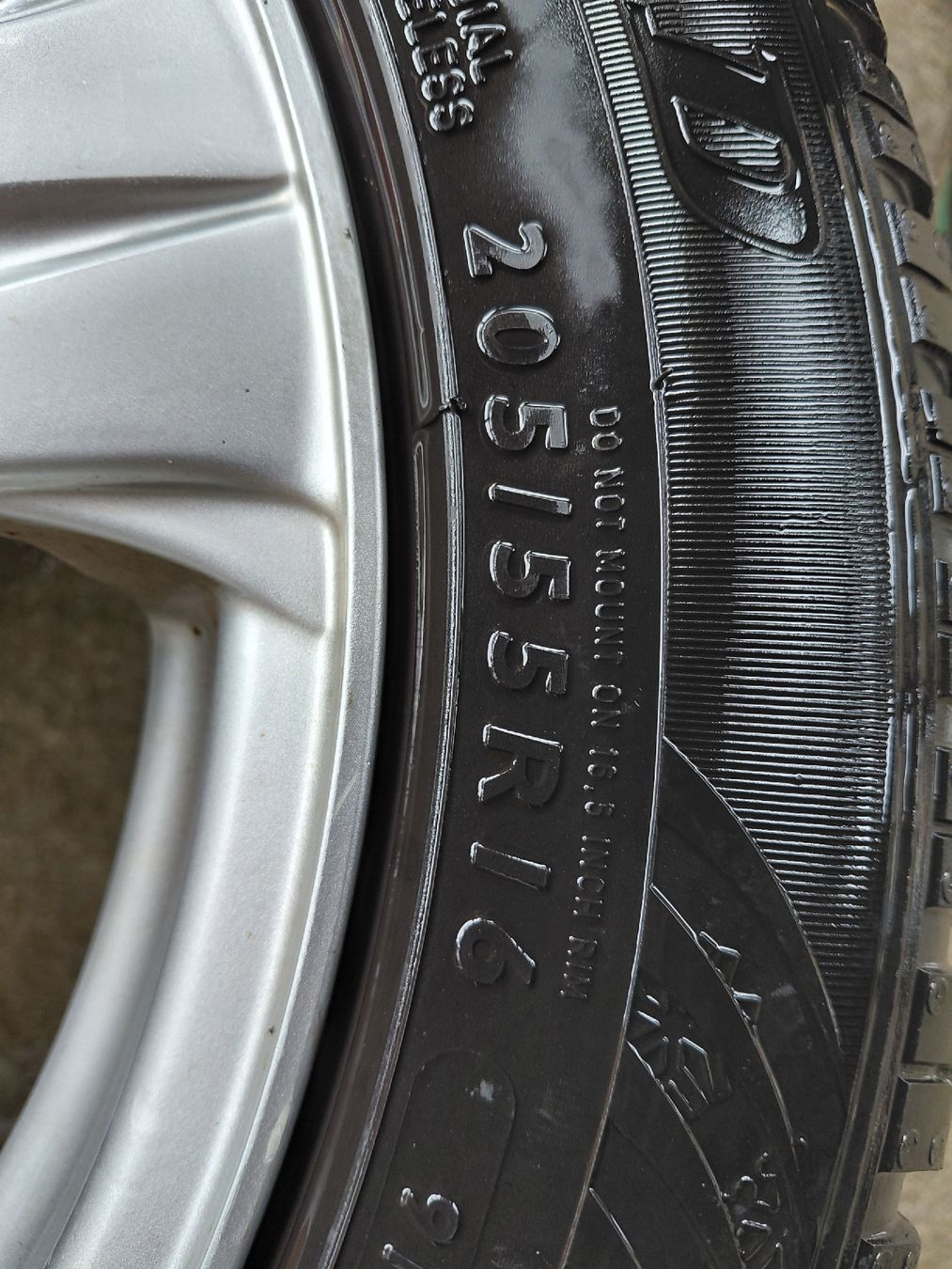 Dunlop Pneus & Kompletträder: Autopneu – Gebraucht aus Winikon von eli_msh9