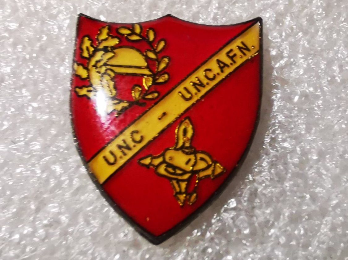 Placchette & Badge: Ansteckpin 14: UNC – Usato da Oppligen venduto da Pin-Fall-Shop