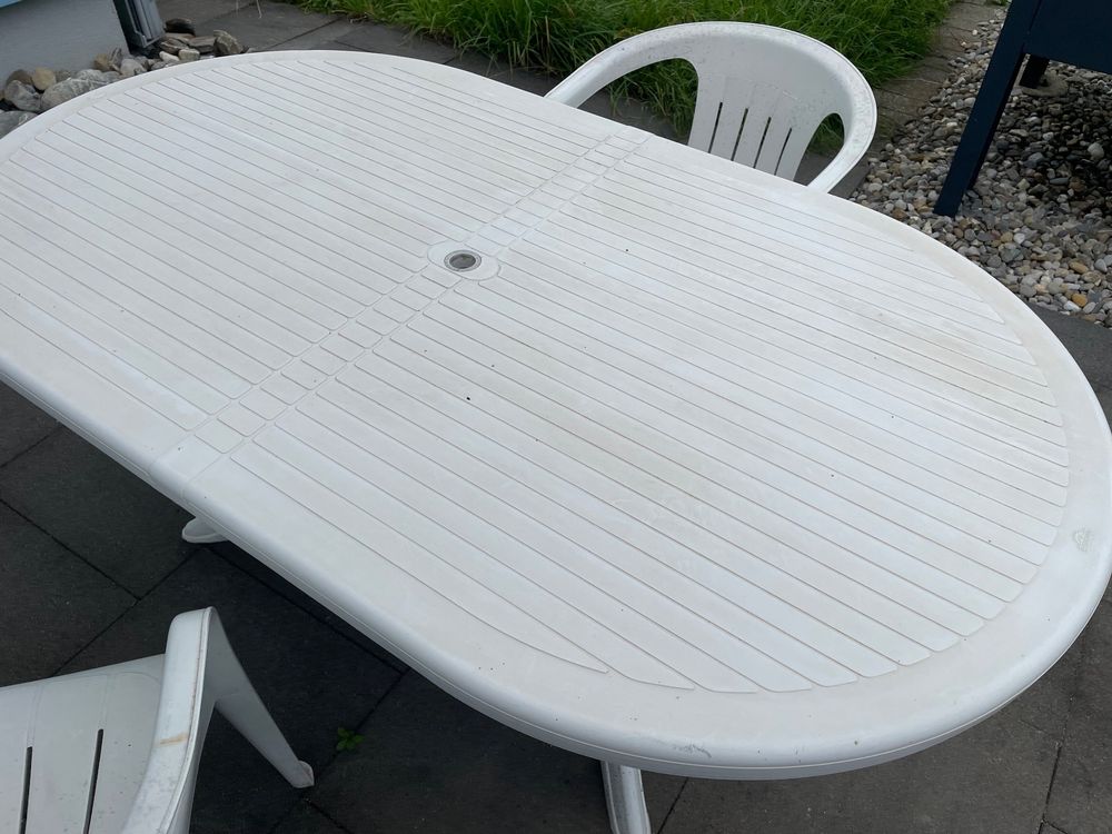 Weisser Gartentisch mit 2 Stühlen Kunststoff Kaufen auf Ricardo