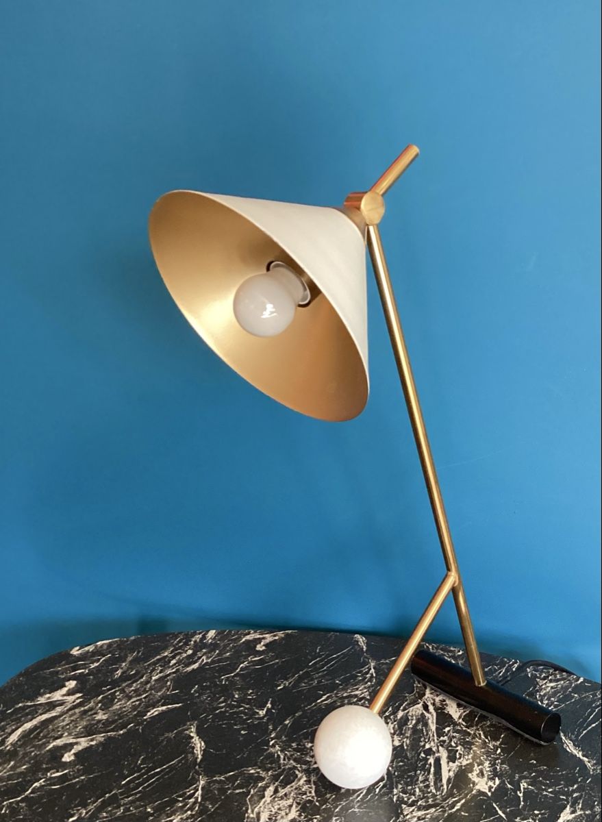 Lampen: Lampe de table design Cleo, dorée et blanche – Gebraucht aus Agiez von Beve15 3