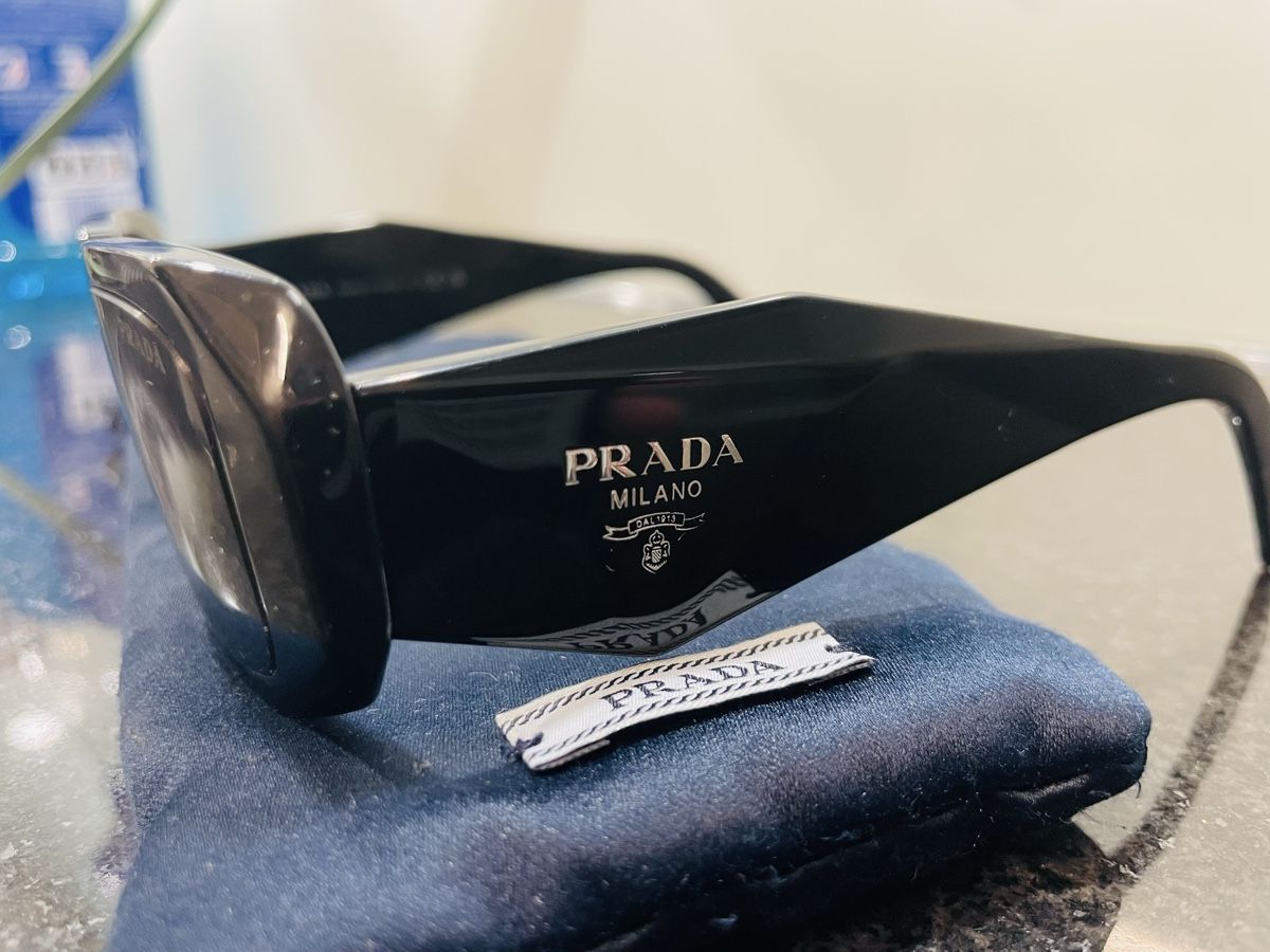 Prada Brillen & Gläser: Sonnenbrille PRADA SPR 17W Schwarz – Gebraucht aus Basel von Mb2 1
