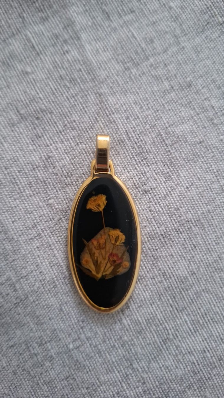 Ciondoli: petit pendentif ovale – Usato da Porrentruy venduto da Piquetix