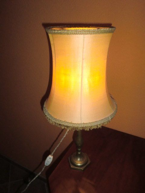 Lampade: Antike Tischlampe – Usato da Läufelfingen venduto da Alaskafroegi 1