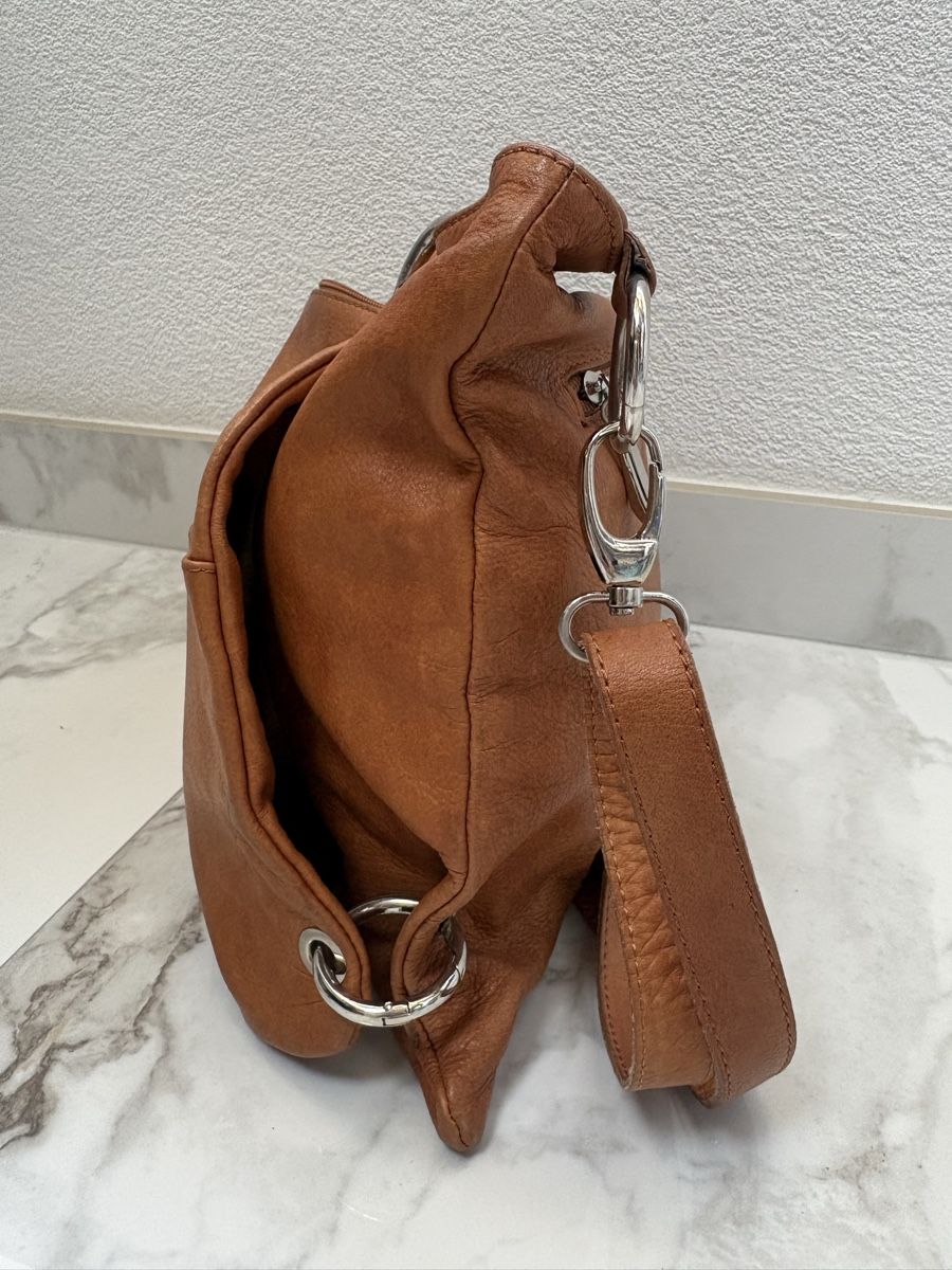 Sacs femmes: Spezielle Ledertasche - 2 in 1  – D'occasion à Estavayer-le-Lac par Mimmy02 4