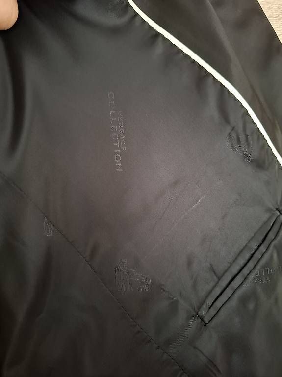 Completi: Completo  Versace – Usato da Cugnasco venduto da Francomingione 1