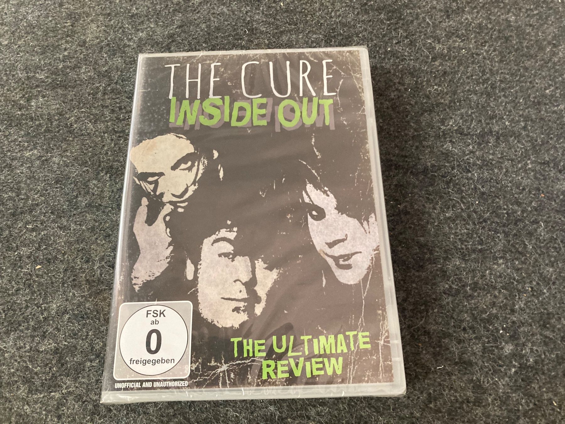 Tous les DVDs: The Cure - Inside Out - The Ultimate Rewiew – Neuf avec emballage d'origine à Fribourg par Karushi
