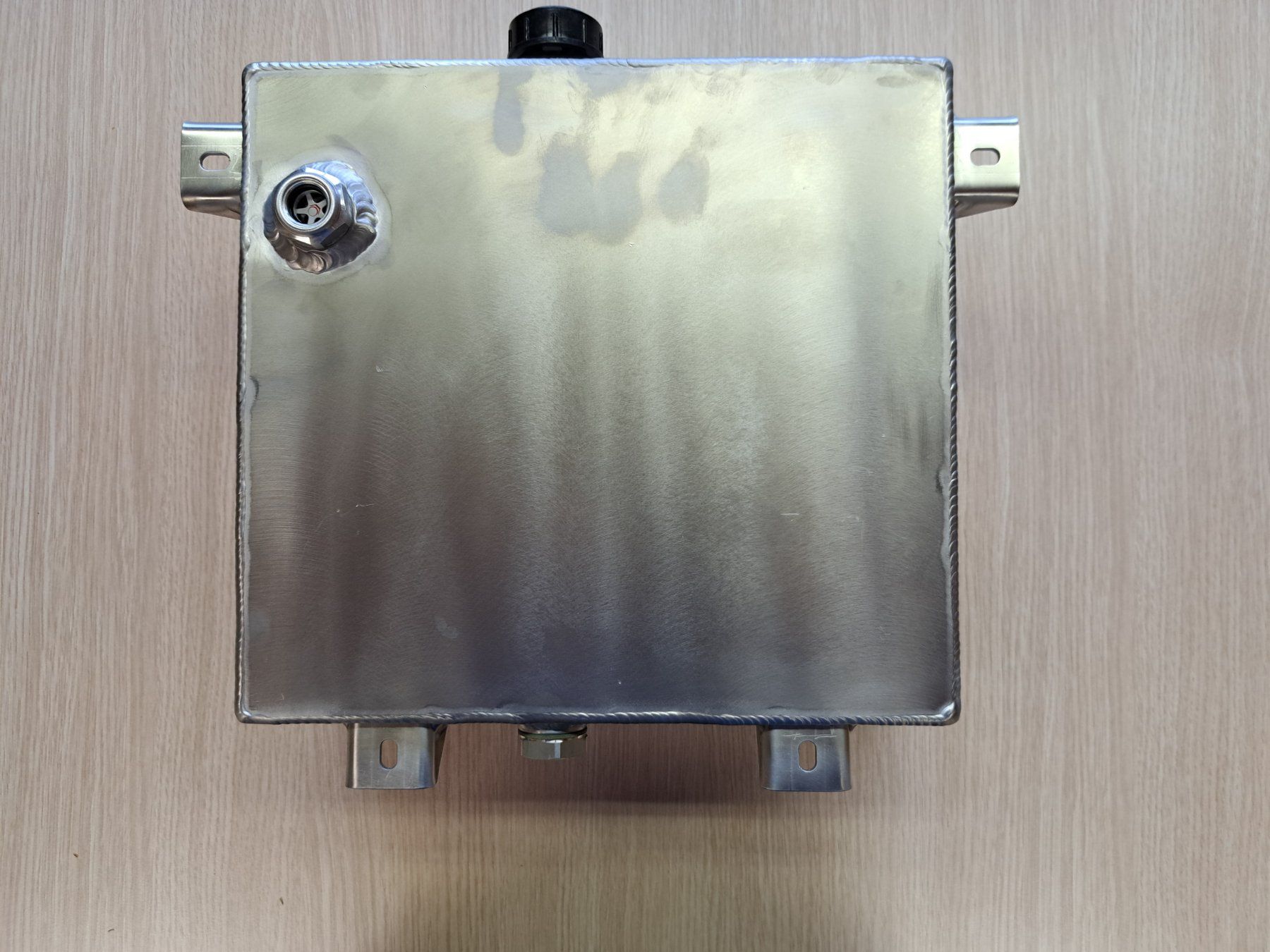 Tutti i ricambio: Hydrauliktank mit Filter – Nuovo e nell'imballaggio originale da Veltheim AG venduto da Motormaeher2023 4
