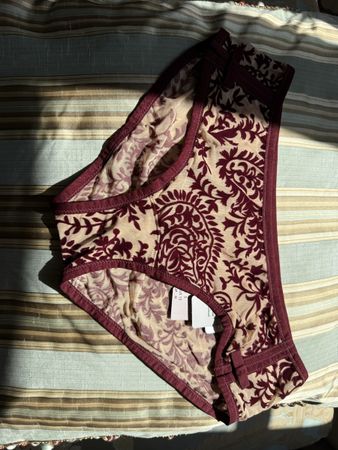 Huit8 Lingerie / Gr. S/M / neu! / Slip