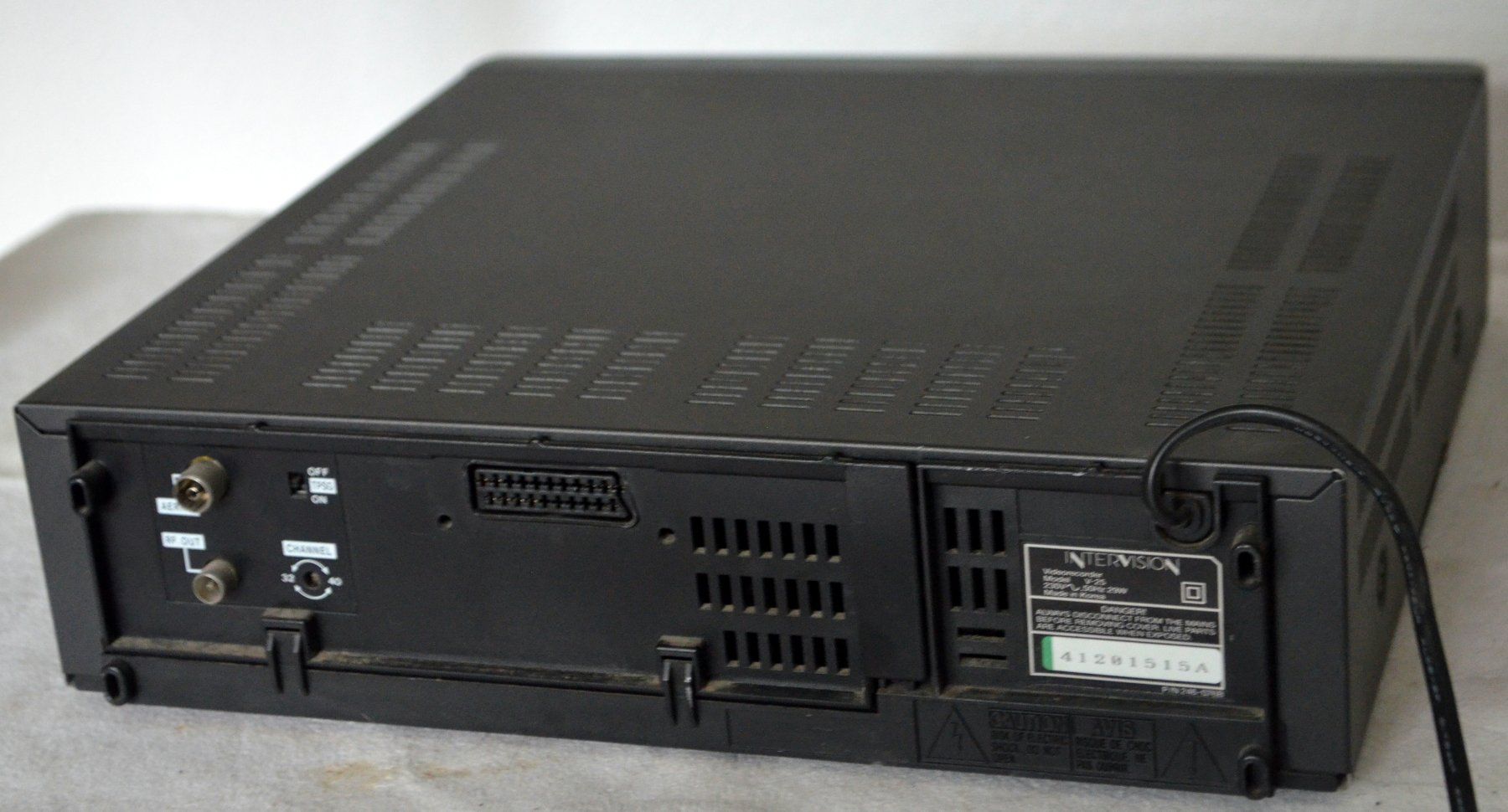 Registratori: Videorecorder VHS Intervision V-25 – Usato da Collonges venduto da arashee 2