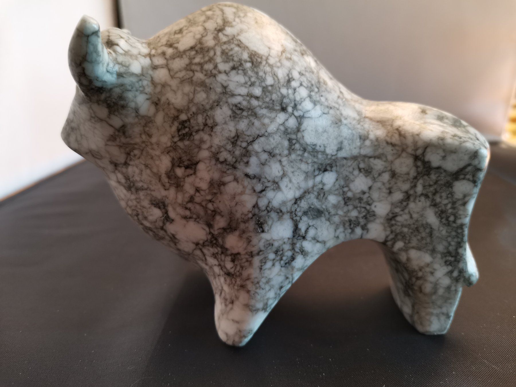 Skulpturen & Statuen: Bison Marmorgestein Skulptur – Gebraucht aus Suhr von Brocki-Suhr