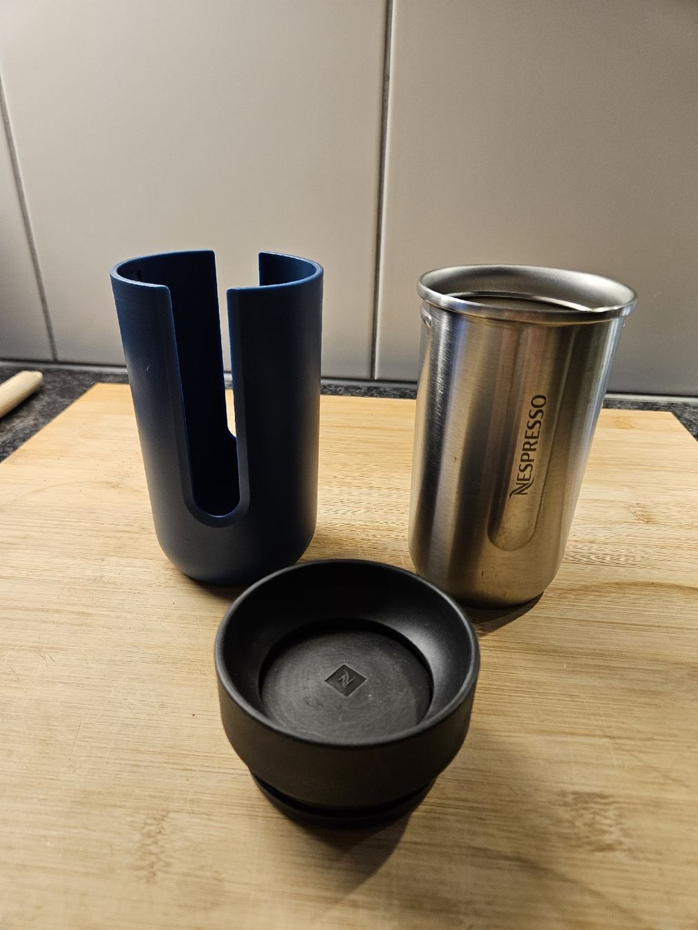 Nespresso Tazze: Nespresso Reisebecher Medium 400 ml – Usato da Lenzburg venduto da lau_nn7p 1