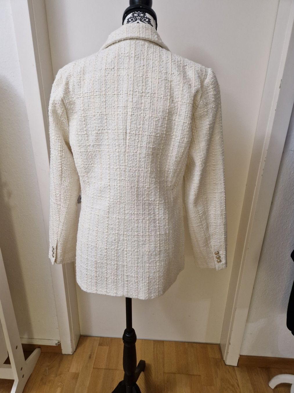 Zebra Jacken: Schicker Tweed Blazer, creme, Gr. L, silberne knöpfe – Neu und originalverpackt aus Glattbrugg von mas_75t2 2