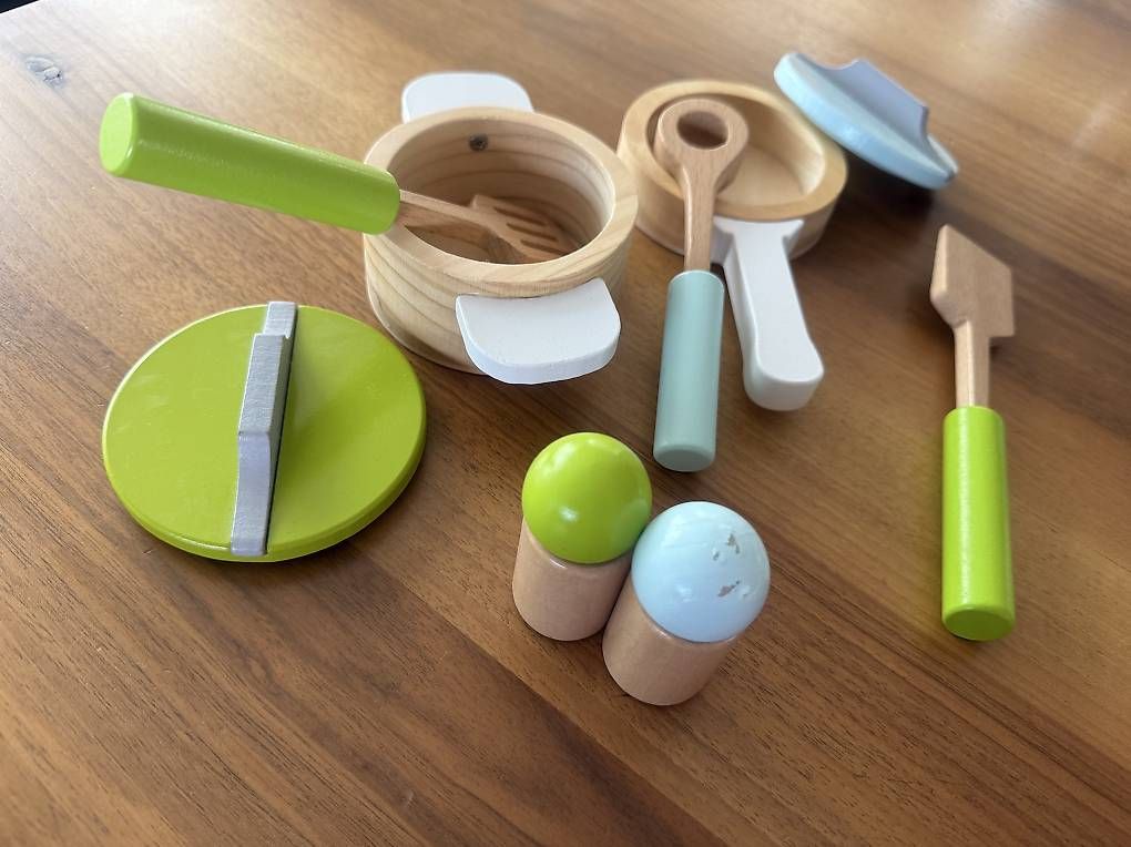 Services de table: Kinder Geschirr und Topfset Holz – D'occasion à Kreuzlingen par pia_mm7h 3