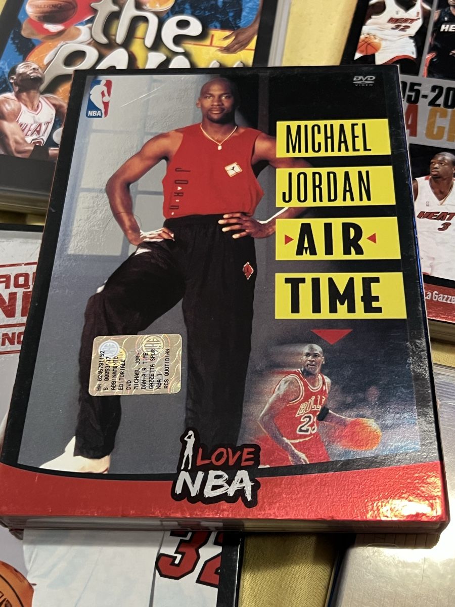 Tutti i VHS: NBA Collection Michael Jordan, Shaq, Larry Bird + VHS NCAA D – Nuovo (secondo la descrizione) da Muralto venduto da dan_pf8r 5