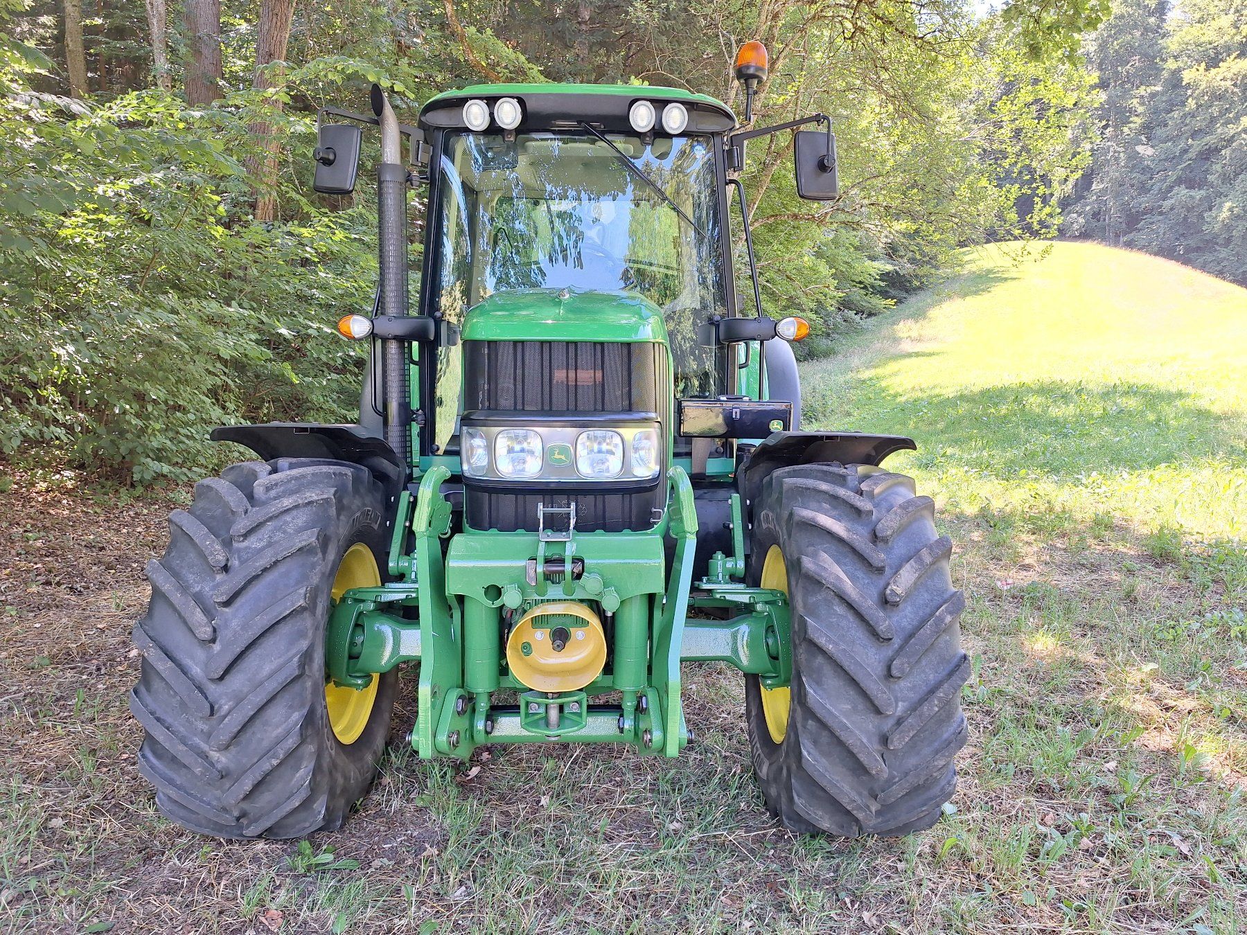 John Deere Trattori: John Deere 6330 Premium – Usato da Brünisried venduto da puerrop 9