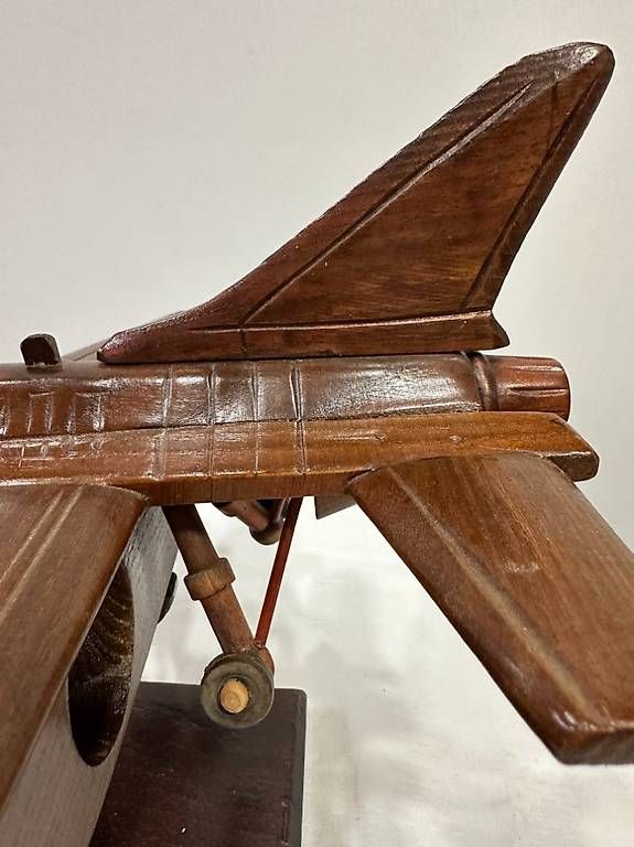 Kit di modellismo & Modellini statici: Handgeschnitztes Holzmodell Kampfjet auf Sockel – Usato da Obernau venduto da Arche_Noah_Brocki 7